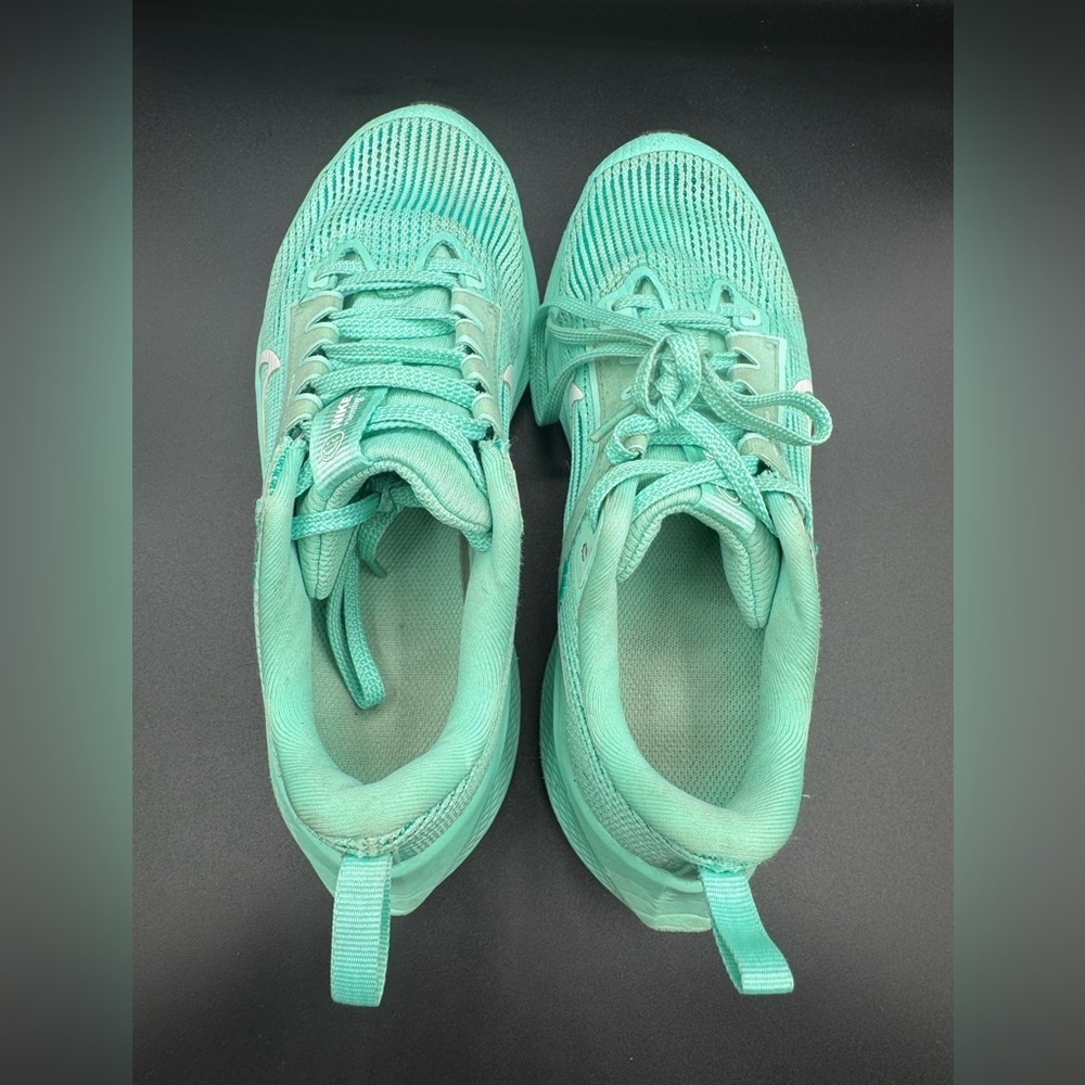 Nike Green and Black Athletic Shoes with Mesh Upper - Picture 13 of 15